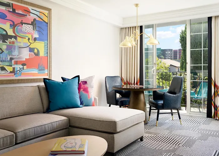 Le Parc At Melrose